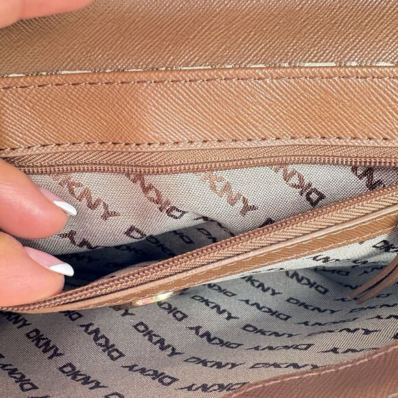 DKNY Signature Chain Clutch Shoulder Bag Chino Fabric Pink Lthr‎ 742315301 - Picture 9 of 10